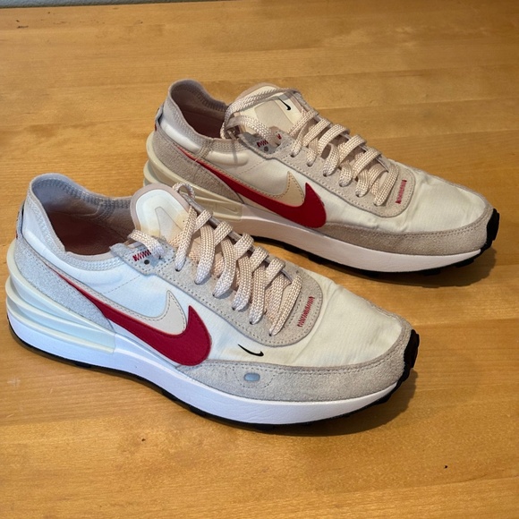 Nike Waffle One SE Women's Sneakers - Size 9.5 - Picture 6 of 8